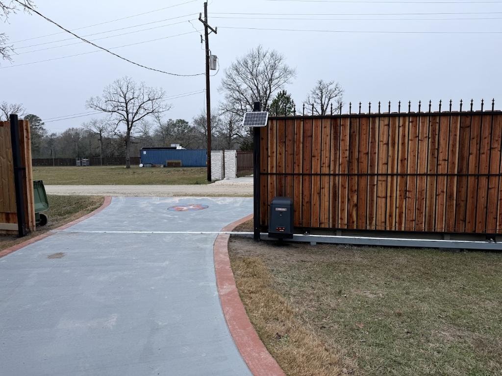 Automatic gate installation in Conroe TX