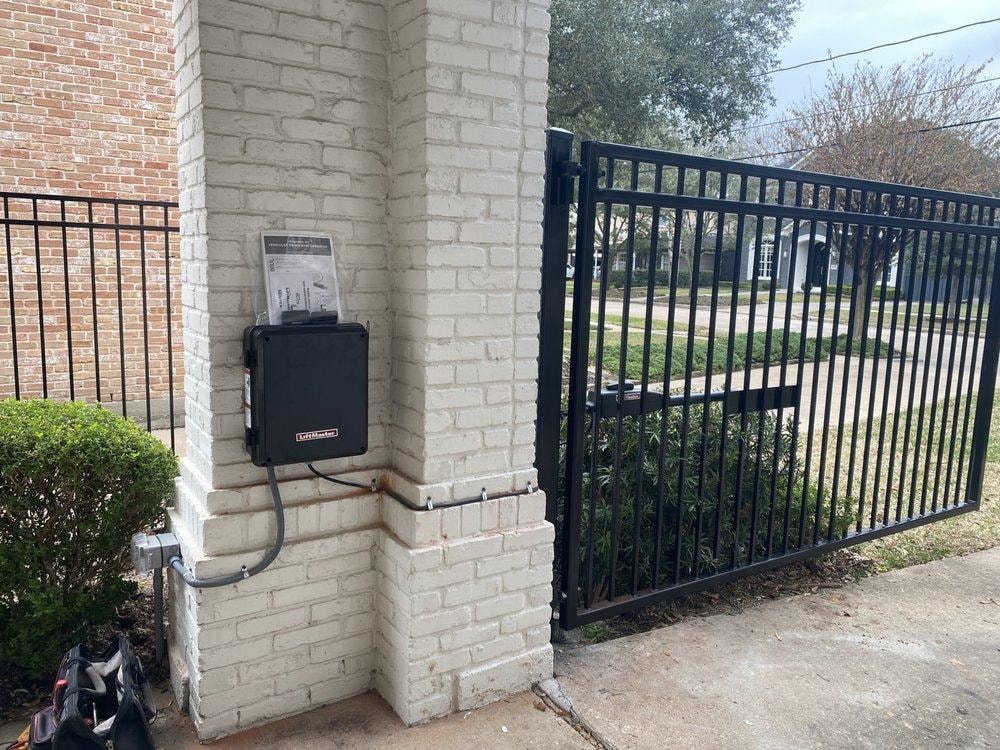 Driveway gate installation in Willis TX