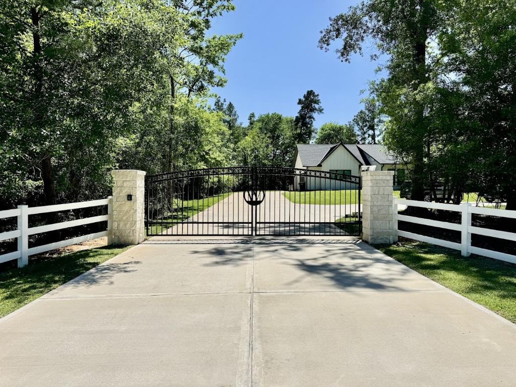 Custom gate installation in North Houston TX by Access Pro Gate Company