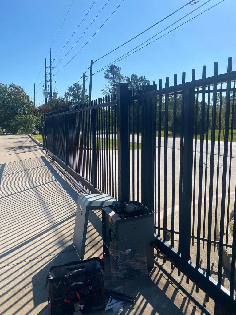 Sliding gate repair in Conroe TX